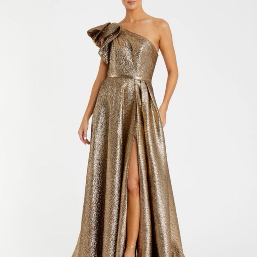 Mac duggal one shoulder metallic ballgown sz 6